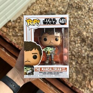 Funko Pop! Vinyl: Star Wars - The Mandalorian with Grogu #461